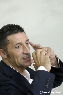 �p���c�F�b�^�E�W���[�����@�u���[�L�����w�уC���^�r���[�v